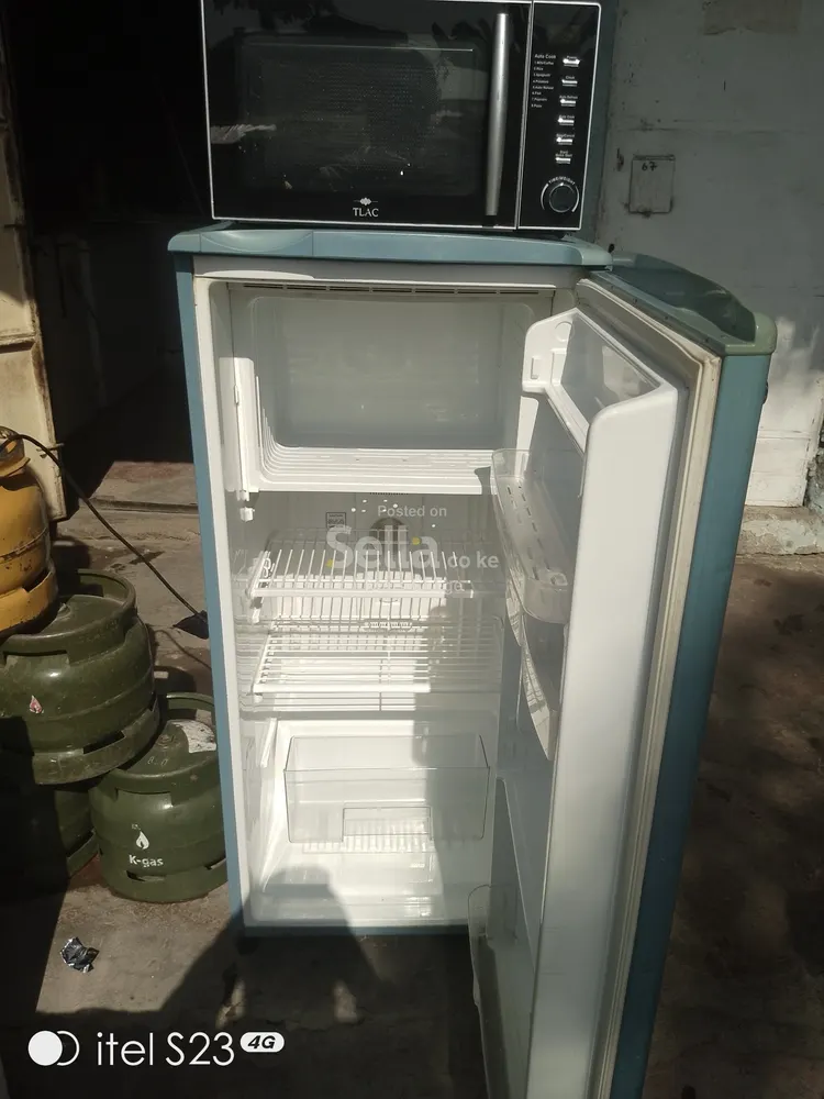 Single door fridge 