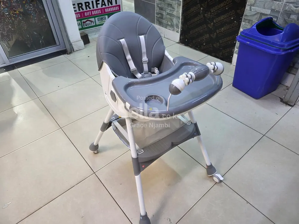 Baby feeding chair 