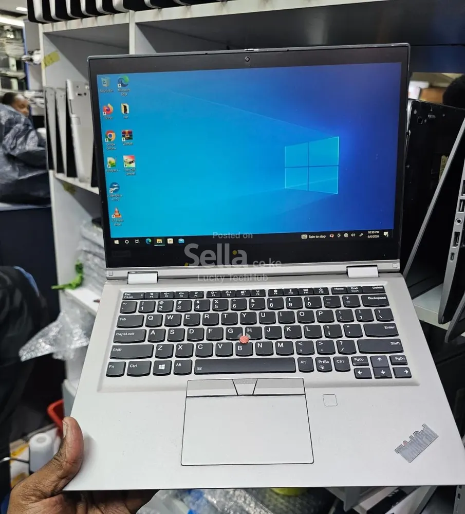 Lenovo Thinkpad Yoga x390  Intel Core i7 8th  generation 