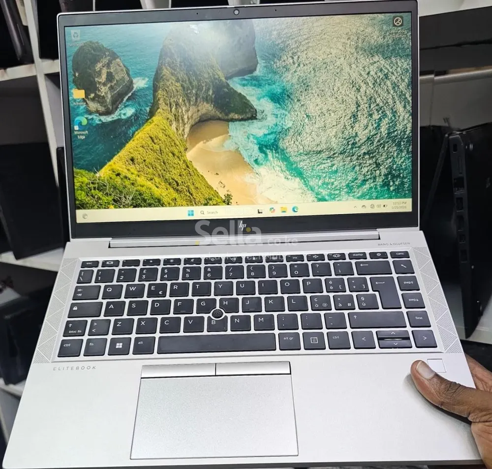 Hp elitebook  845g8  AMD reyzon 5 PRO 