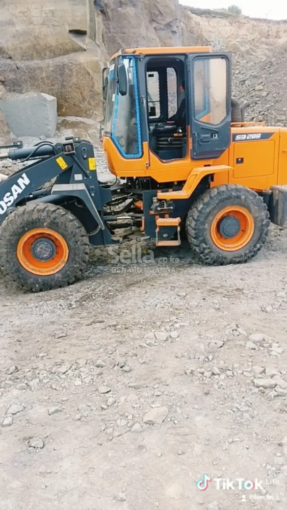 HEAVY MACHINERY FOR HIRE