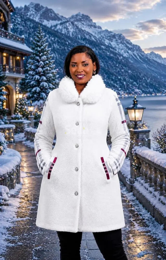 Elegant White Winter Coat with Faux Fur Collar