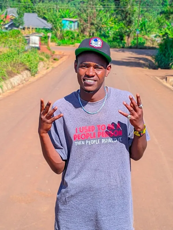 Hio uoga wanauza wanajua siezi cope😜