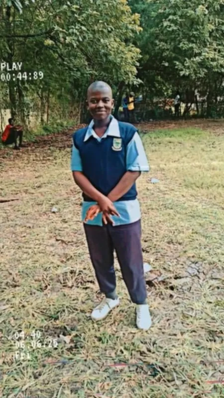 Nani ashai ona handsome kama huyu