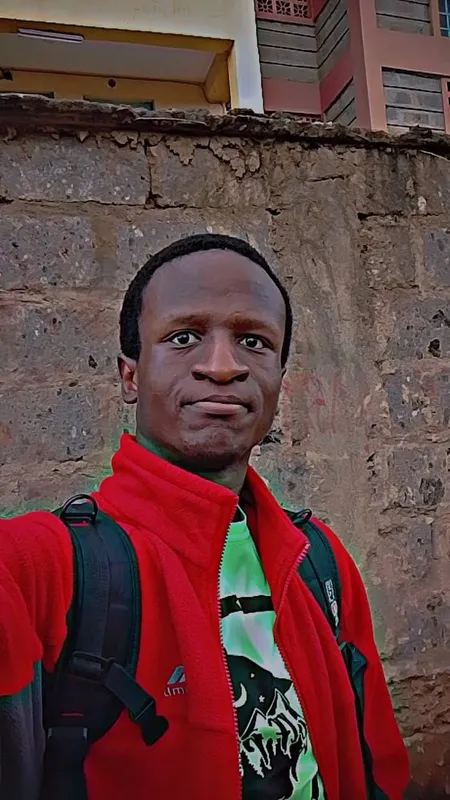 Hey guys Am Boris From Nairobi Westlands 21yrs Chuo ni KU nko single nasaka Dem Anyone 🥹🥺🥲