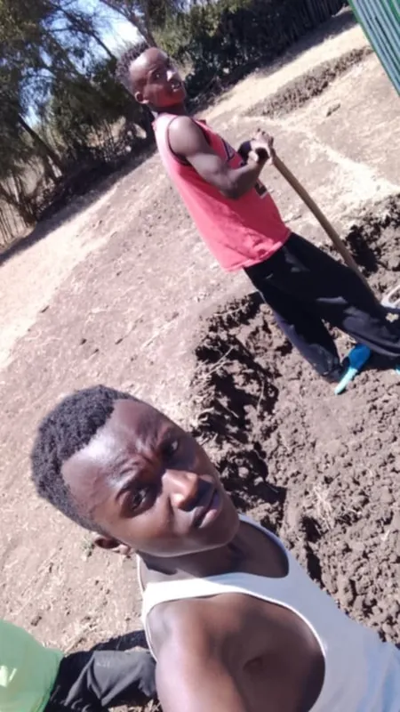 Sisi tuko locked tunawaskiza n bro