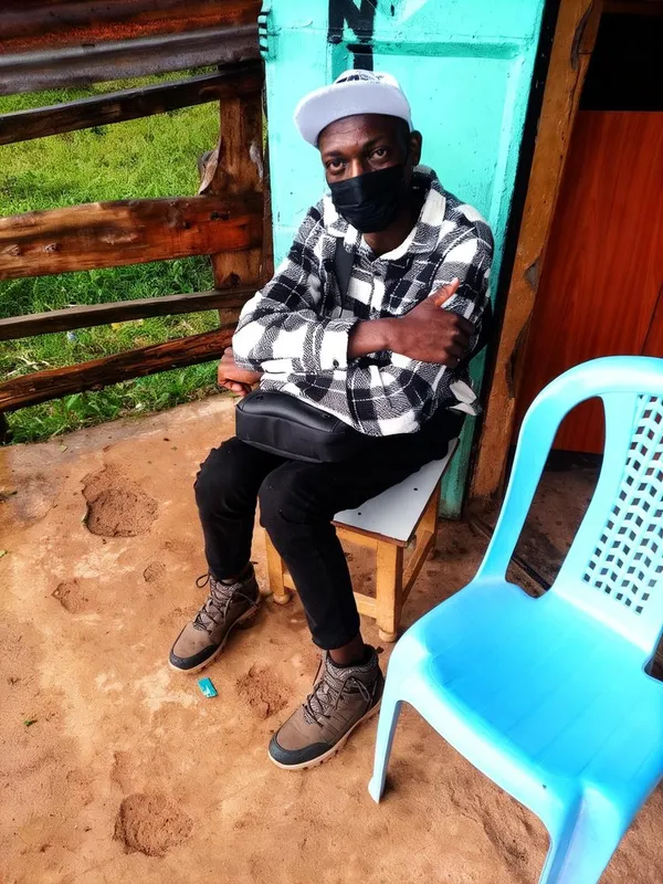Anayepinga asimame